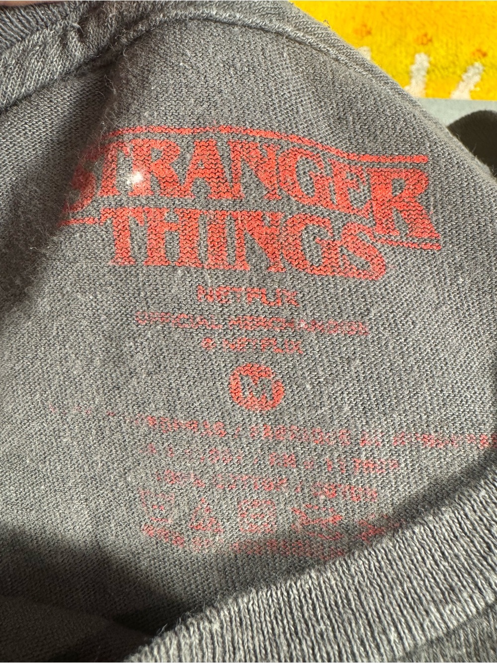 VINTAGE Stranger Things PIXEL Black T shirt medium - Picture 3 of 5